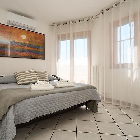 Ferienwohnung -Luminosa 5 Stars With Balcony- Wifi Netflix 15 Minutes From Duomo Mailand Exterior foto